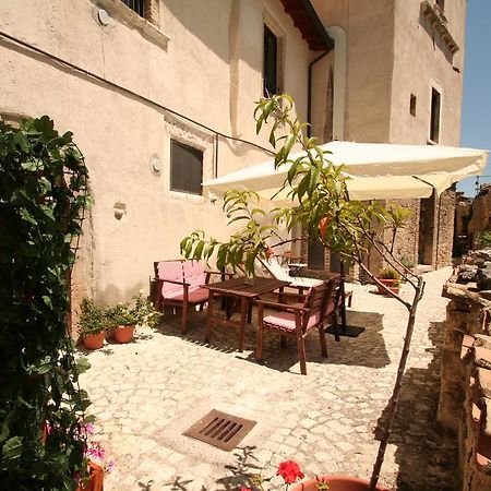 Sotto Il Castello Aparthotel Gagliano Aterno Εξωτερικό φωτογραφία
