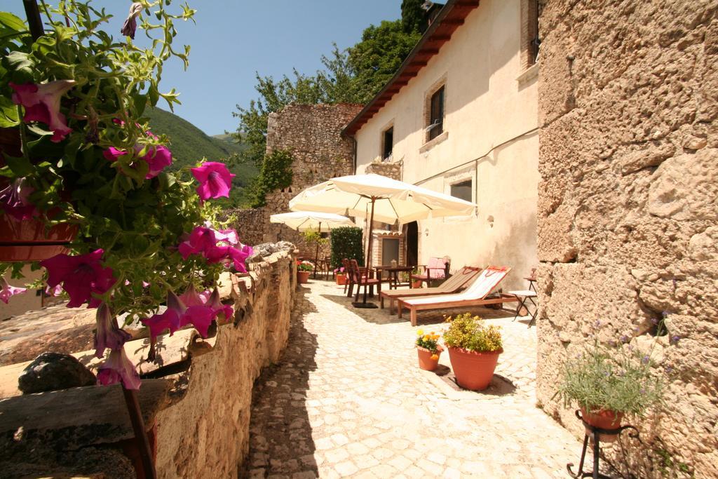 Sotto Il Castello Aparthotel Gagliano Aterno Εξωτερικό φωτογραφία