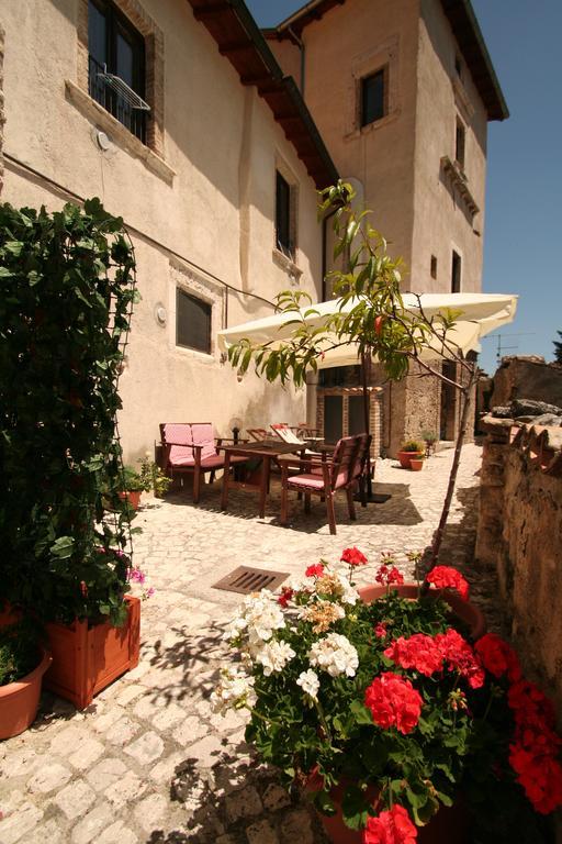 Sotto Il Castello Aparthotel Gagliano Aterno Εξωτερικό φωτογραφία