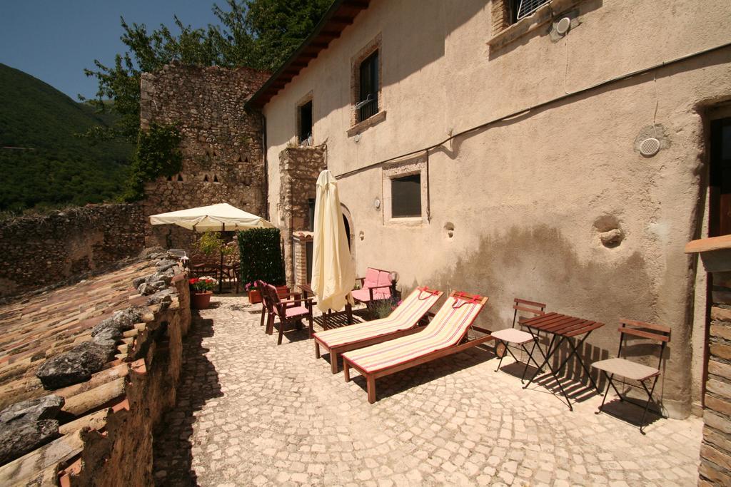 Sotto Il Castello Aparthotel Gagliano Aterno Εξωτερικό φωτογραφία