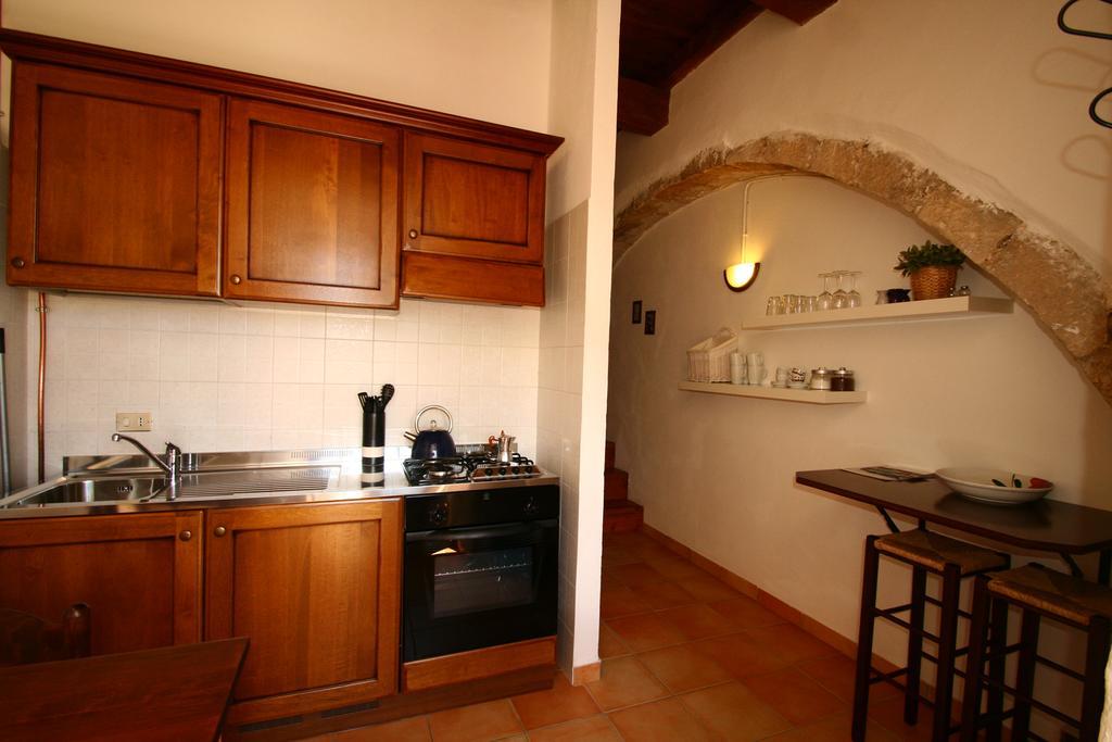 Sotto Il Castello Aparthotel Gagliano Aterno Δωμάτιο φωτογραφία